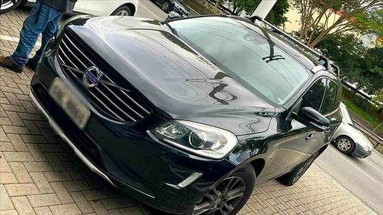 VOLVO XC60 2.0 T5 MOMENTUM GASOLINA 4P AUTOMÁTICO